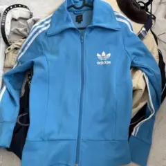adidas トラックジャケット ライトブルー
