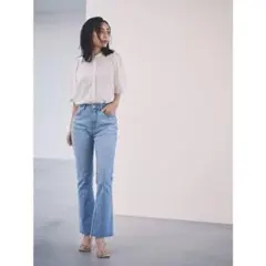 美品ánuans アニュアンスセミフレア カットオフ デニムパンツ ライトブルーのサムネイル
