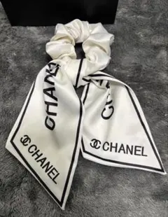CHANEL スカーフ付きヘアシュシュ ホワイト