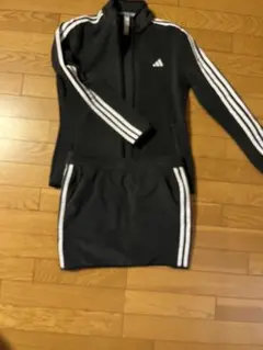 アディダスセットアップゴルフウェア
