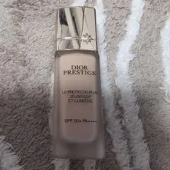 【Dior】プレステージ ホワイトルプロテクター UVルミエール BB　01