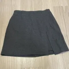 GU グレー スリット入りミニスカート
