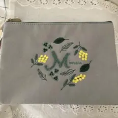 スタジオクリップ　刺繍ポーチのサムネイル