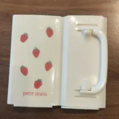 値下げ petit main いちご柄 紙パックホルダー ベビー食器のサムネイル