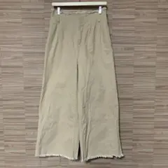 ベージュ　ワイドタイプ　チノパンレディース　Mサイズ