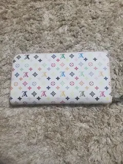 2025年最新】ルイヴィトン 二つ折り財布 マルチカラーの人気アイテム