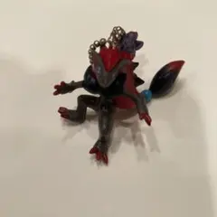 ポケモン　フィギュア ゾロアーク　ボールチェーン付き
