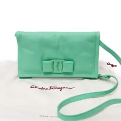 【新品・未使用】フェラガモ VIVA 24cm相当 FERRAGAMO - フェラガモ FERRAGAMO 財布 二つ折り レディース