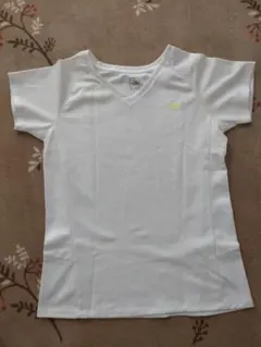 THE NORTH FACE Vネック Tシャツ ホワイト