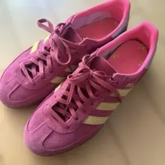 adidas レディース　スニーカー　ピンク