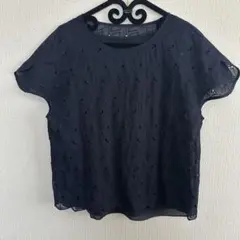 刺繍入りネイビー半袖トップスのサムネイル