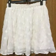 E hyphen ふわふわ白スカート