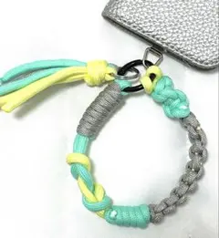 パラコード　スマホストラップ　バッグチャームタッセル　ミント　グレー　マクラメ