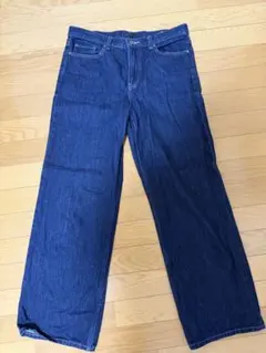 UNIQLO ダークブルー ストレートデニム