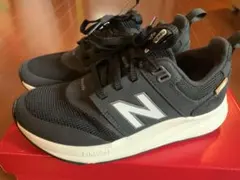 ニューバランス　24 ブラック