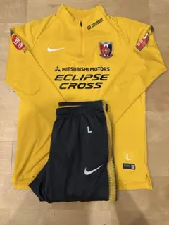 浦和レッズトレーニングウェア　支給品　希少 浦和レッズ 選手支給品 トレーニングジャージ 浦和レッズ 練習着 上下