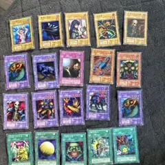 【豪華1200枚】遊戯王 まとめ売り 初期 2期 光り物多数 ブラックマジシャン 豪華1200枚】遊戯王 まとめ売り 初期 2期 光り物多数 ブラック