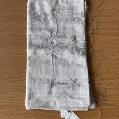 新品未使用　大判　花柄刺繍 ストール 綿シルク混 インド製