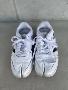 マルジェラリーボックスニーカー