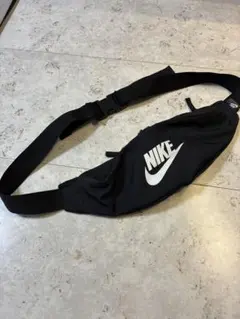 NIKE ボディバッグ ウエストポーチ ブラックのサムネイル
