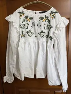 ZARA Trafaluc 刺繍ブラウス ホワイト