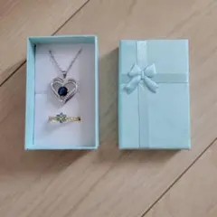 ハート型ネックレスとリングセット