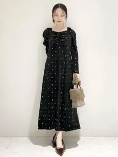 LILY BROWN エンブロイダリーベロアワンピース