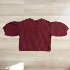 バーガンディ Vネック ニット 五分袖