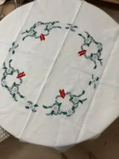 新品 手刺繍入り テーブルクロス　Ninh Khuong Table Cloth 新品 手刺繍入り テーブルクロス Ninh Khuong Table Cloth