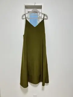 オリーブ色 Vネックキャミワンピース