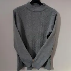グレー ケーブル編み ハイネックセーター