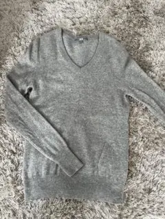 ユニクロカシミヤ100%グレー Vネック セーター Mサイズ