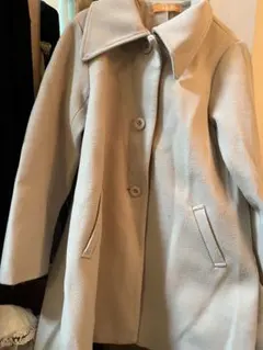 fint ベージュのコート