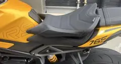 トライアンフ　ストリートトリプル765RS 用 20mmローダウンシートのサムネイル
