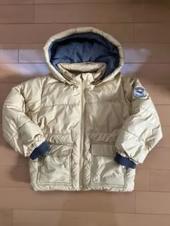 クリーム色　裏側フリースフード付きジャンパー