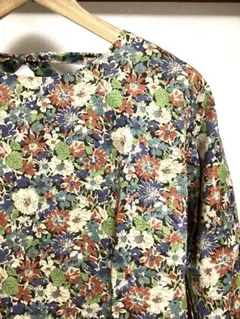 【美品】みなとのてんらんかい リバティレディースシャツ アニマル柄 ネイビー M みなとのてんらんかいリバティ柄シャツワンピース - メルカリ