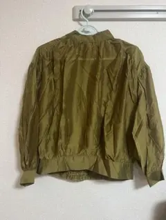 オリーブ色バルーンスリーブシャツ