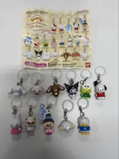 サンリオめじるしアクセサリー　11点セット カプセルトイ キーホルダーセット