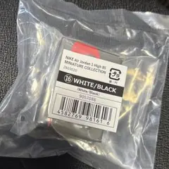 WHITE BLACK NIKE Air Jordan 1 Highガチャ