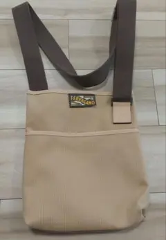 フェラガモ　キャンバス　ショルダーバッグSalvatore Ferragamo