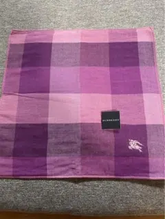 新品未使用品　バーバリーBurberry タオルハンカチ　パープル