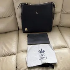 A.D.M.J. ブラックショルダーバッグ ポーチ付き