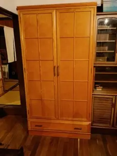 府中家具 バーズアイメープル 洋箪笥 ワードローブ 鳥目杢 3面扉 府中家具 バーズアイメープル 洋箪笥 ワードローブ 鳥目杢 3面扉