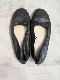 ZARA ブラック バレエシューズ フラットシューズ 35（21〜22cm）のサムネイル