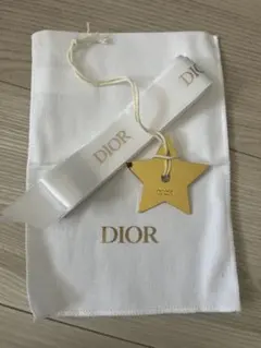 Dior 星型チャーム リボン
