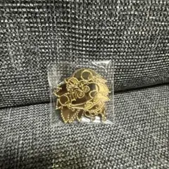 クレヨンしんちゃん　シネマパレード　金色ピンバッジ