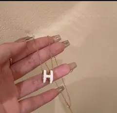 ポップ　h ネックレス　H