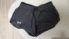 UNDER ARMOUR ランニング　ショートパンツ　M
