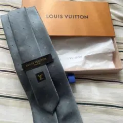 [美品]Louis Vuitton ネクタイ　箱、紙袋付き　クリーニング済み