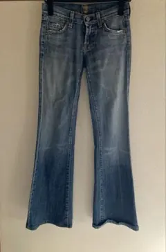 7 for all mankind ブーツカットデニム　女性用のサムネイル